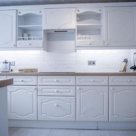 Captains Walk - 4 Bedroom Apartment - 손더스풋 외부 사진