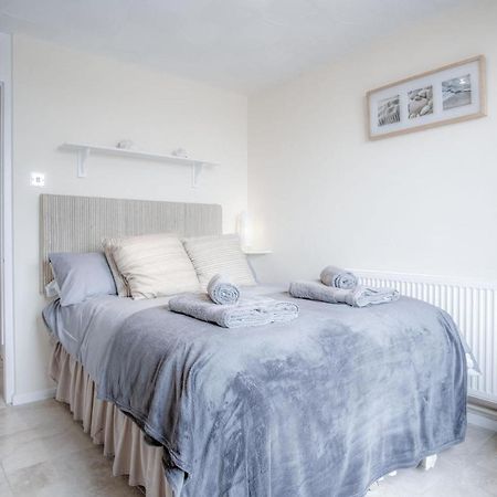 Captains Walk - 4 Bedroom Apartment - 손더스풋 외부 사진
