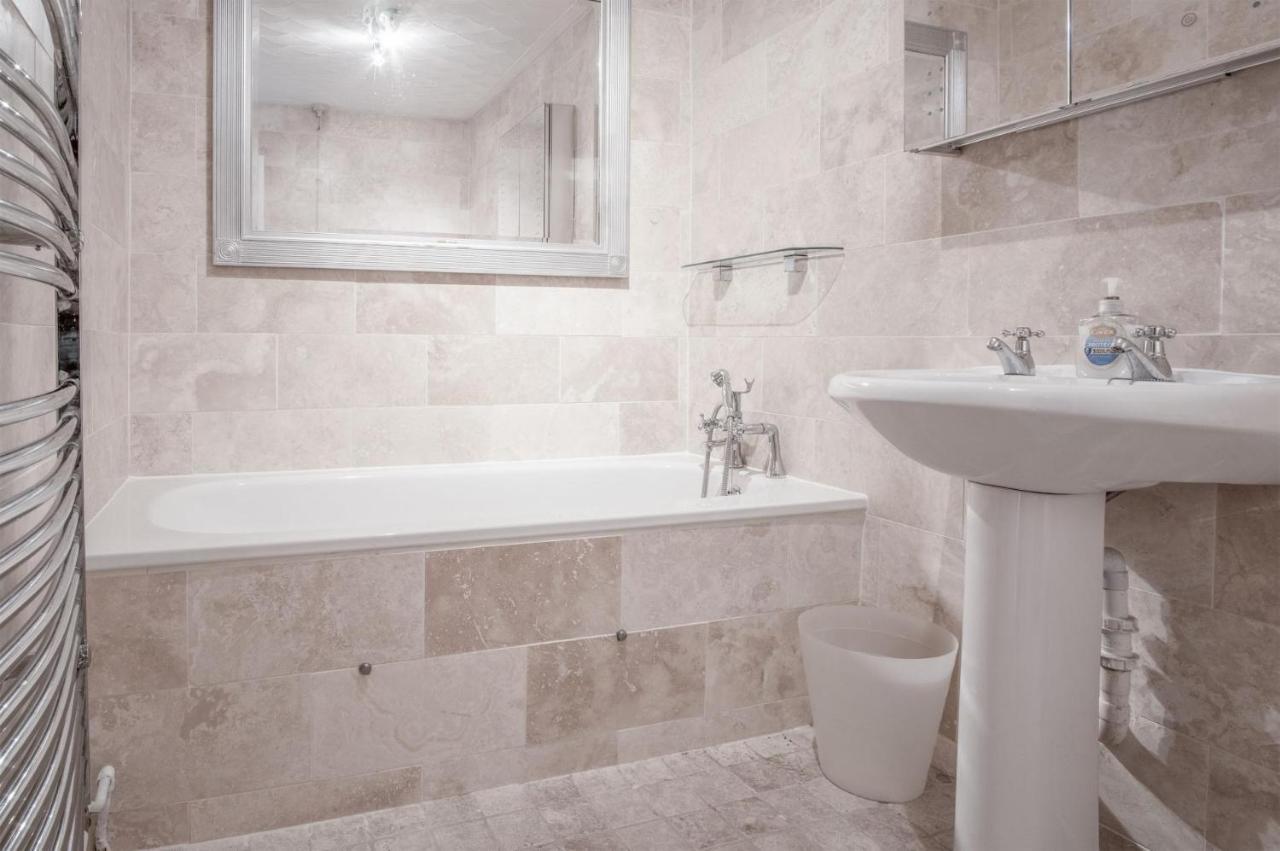Captains Walk - 4 Bedroom Apartment - 손더스풋 외부 사진